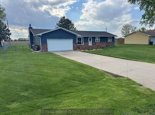 2948 Goldenrod Dr, Grand Island, NE 68801