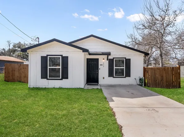 225 Virginia, Pleasanton, TX 78064