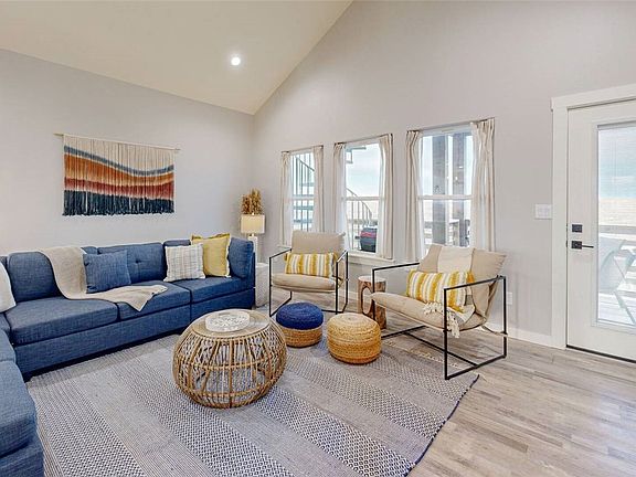 3rd image of 162 La Concha Blvd #11