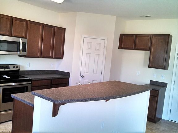 3rd image of 8405 Wescott Dr