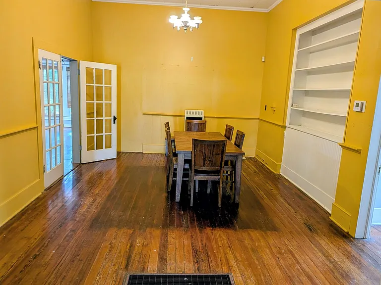 321 Elizabeth Ave — Photo 4
