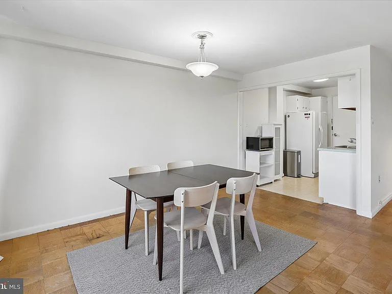 10201 Grosvenor Pl #1226 — Photo 8