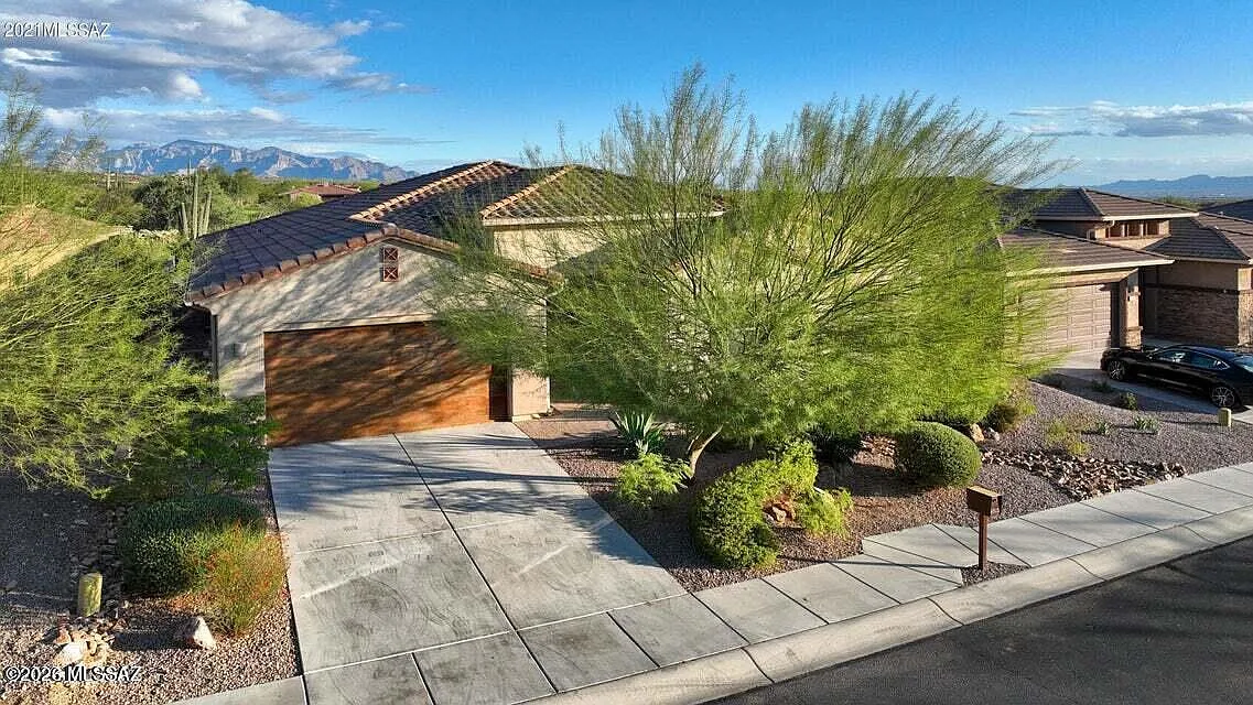 4 bed, 2.5 bath, 3047 sqft, $4,750 — Photo 3