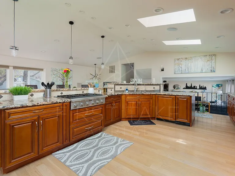 4325 Mendocino Ln — Photo 21