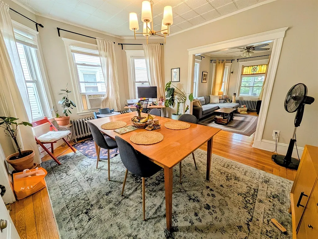 2 bed, 1.0 bath, 1100 sqft, $2,750 — Photo 1