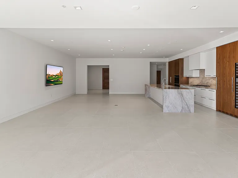 6587 N Palmeraie Blvd #2021C — Photo 7