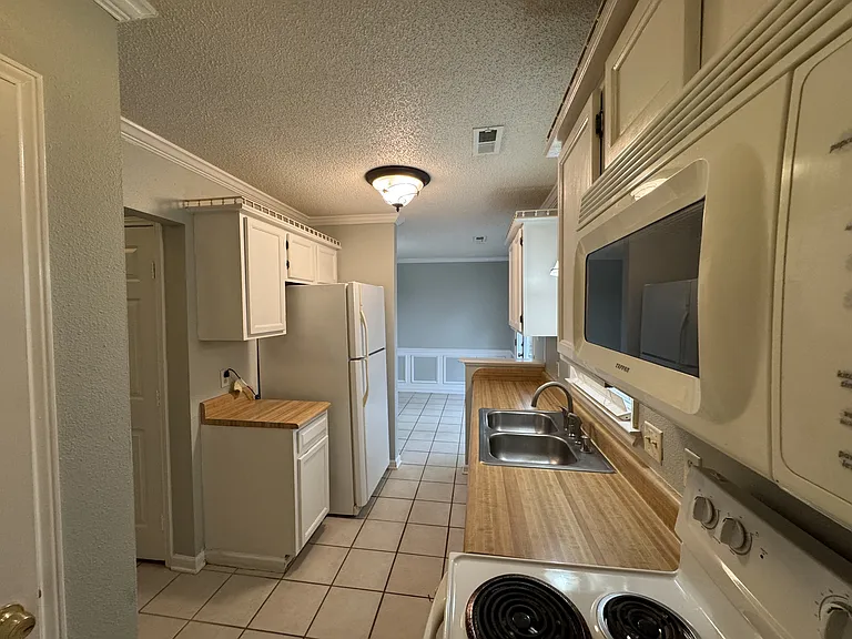 397 Oakland Rd — Photo 6