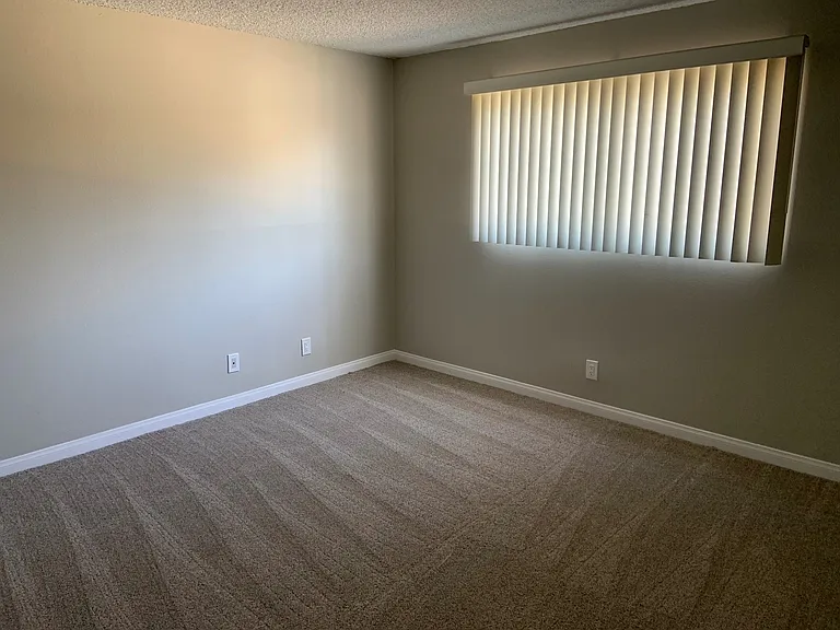 1675 Chapel Dr — Photo 24