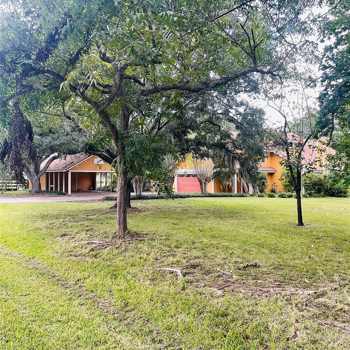 3 bed, 2.0 bath, 2872 sqft, $2,700 — Photo 2