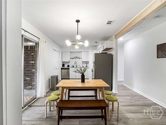 5th image of 1224 Crawford Way