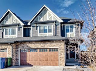 199 W Kinniburgh Rd, Chestermere, AB T1X0T8