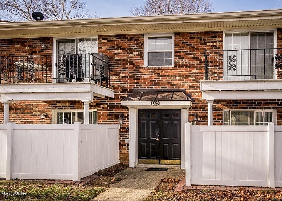 1328 Lynmar Drive Unit 3-01