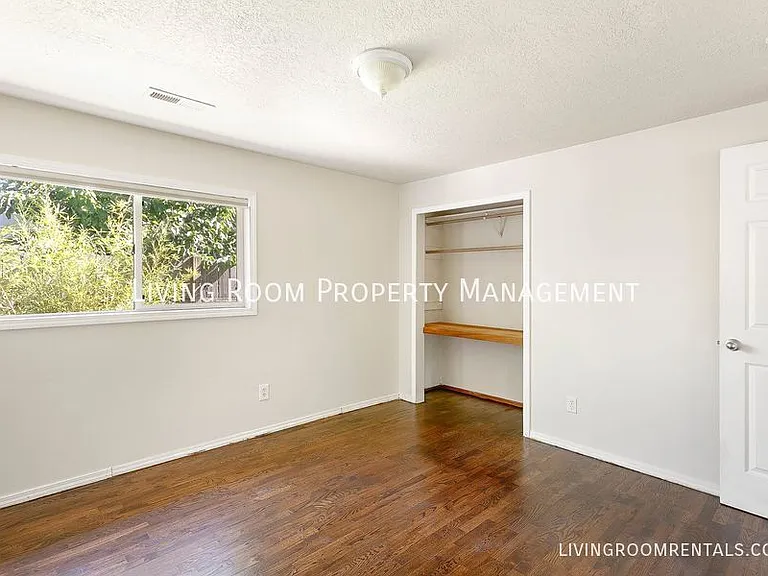 7021 SE 69th Ave — Photo 8