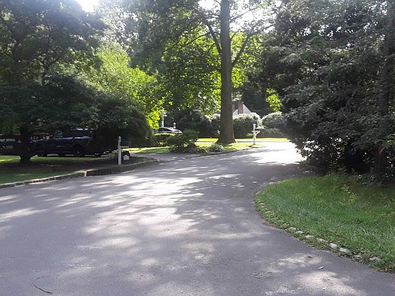 4th image of 23 Milford Dr