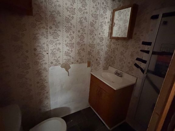 4th image of 19 Bargin Ln #15