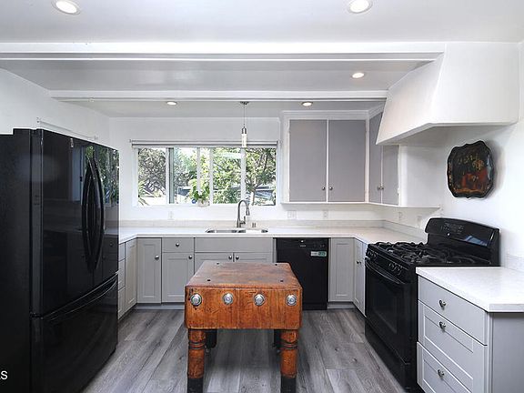 3rd image of 3527 Fairchild St