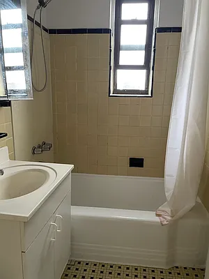 Rented by Dwell Residential Inc | media 7