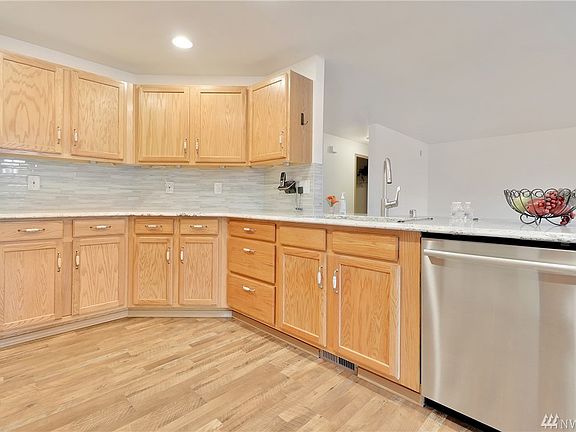 5th image of 15411 Bornstein Ln SE