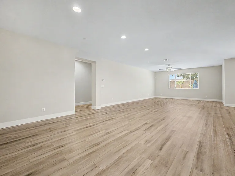 3777 Toscanella Ave — Photo 7