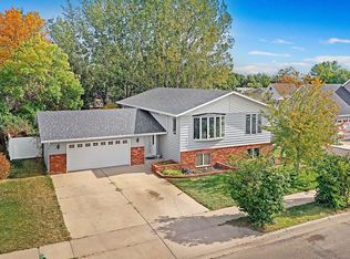 2210 15th Ave W, Williston, ND 58801