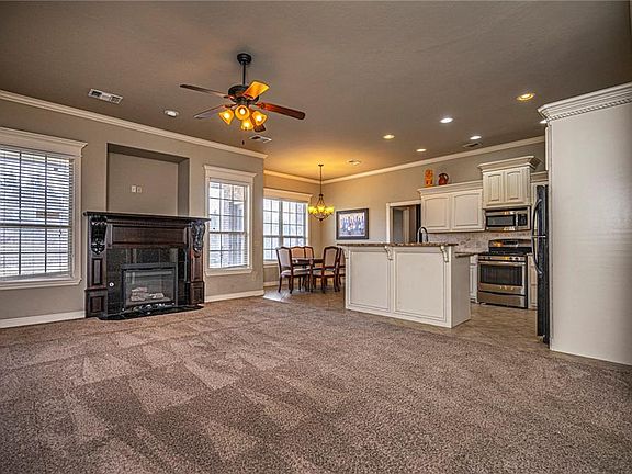 4th image of 705 Summit Hollow Dr