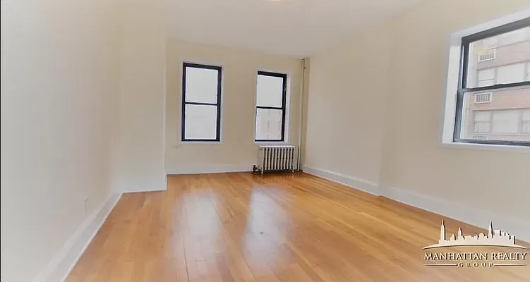 Rented by Manhattan Realty Group | media 2