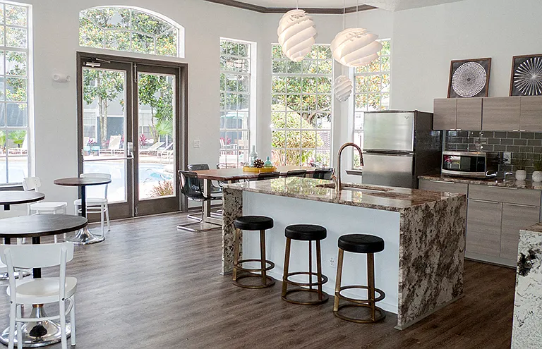 Promenade at Aloma Apartments — Photo 3