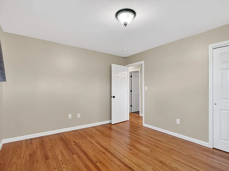 614 Park Ave — Photo 21