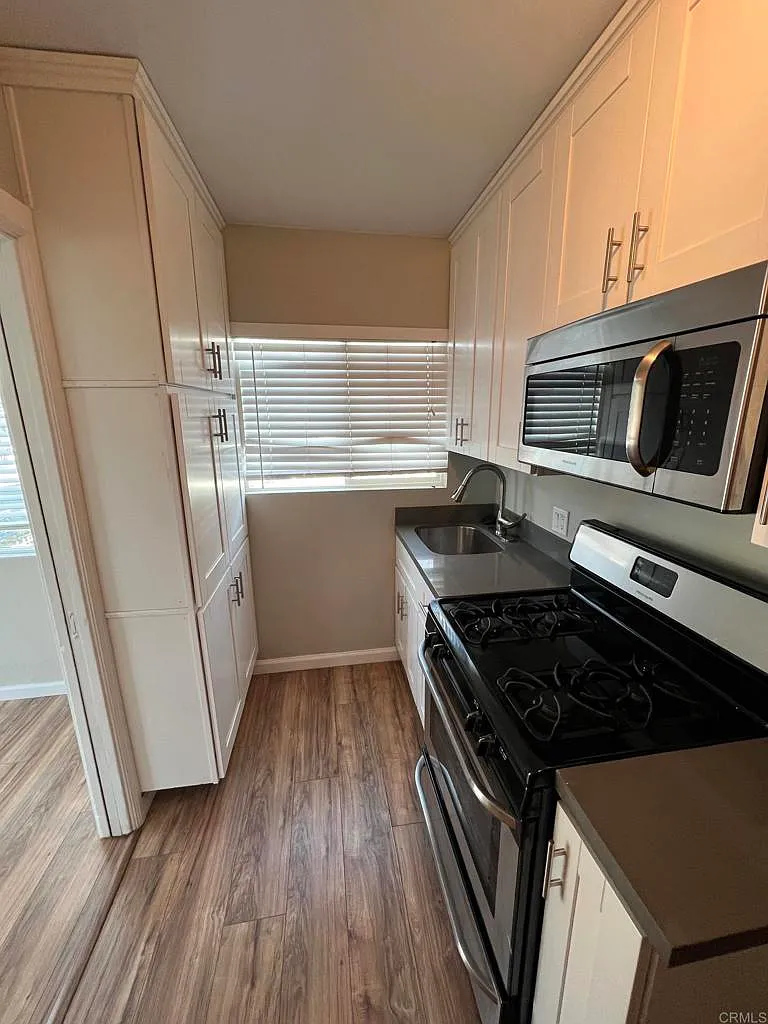1 bed, 1.0 bath, 544 sqft, $1,900 — Photo 3