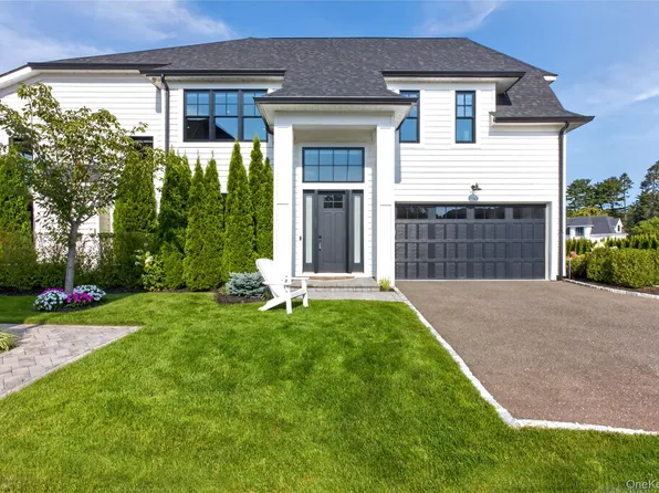 78 Three Ponds Lane E, Woodbury, NY 11797