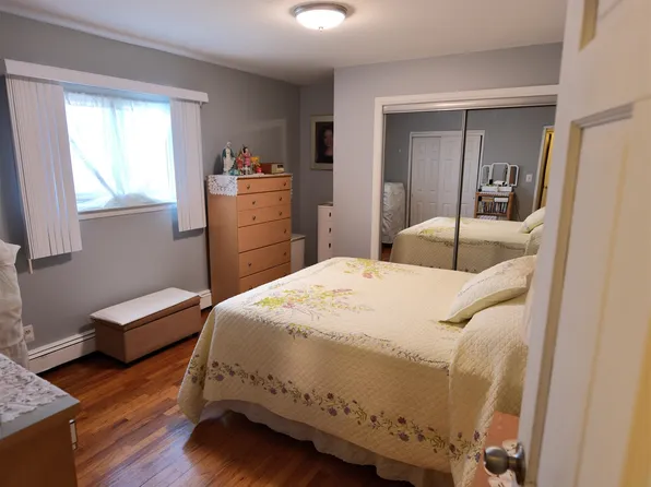 2215 Grand Avenue image 2 of 6