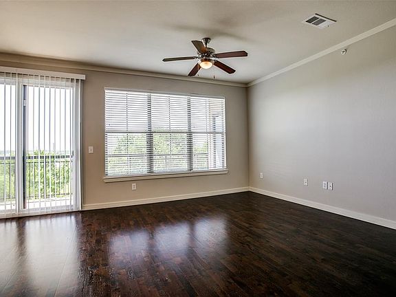 4th image of 609 Cabral Cir