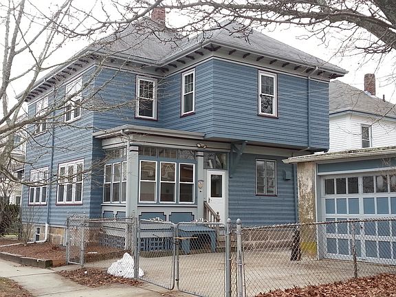 Ext.Rear-Garage/Fenced Yard