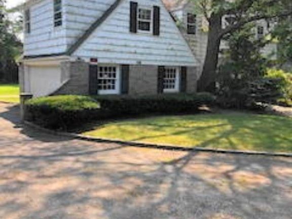 4th image of 1351 Auerbach Ave