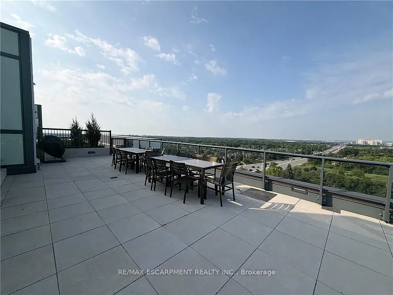 509 Dundas St W #616 — Photo 33