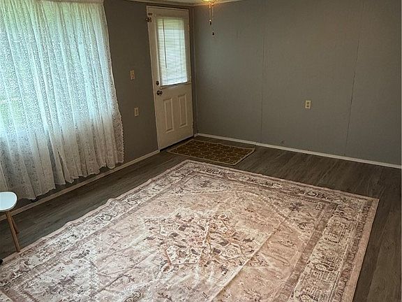 3rd image of 407 Iowa Ave
