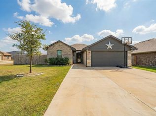107 Willowbend Loop, Mabank, TX 75147