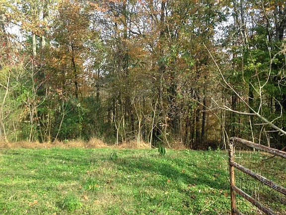 3rd image of 309 Buck Ln