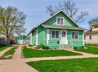 424 4th St, West Des Moines, IA 50265