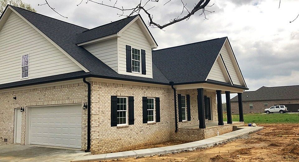 2nd image of 570 Lexington Cir