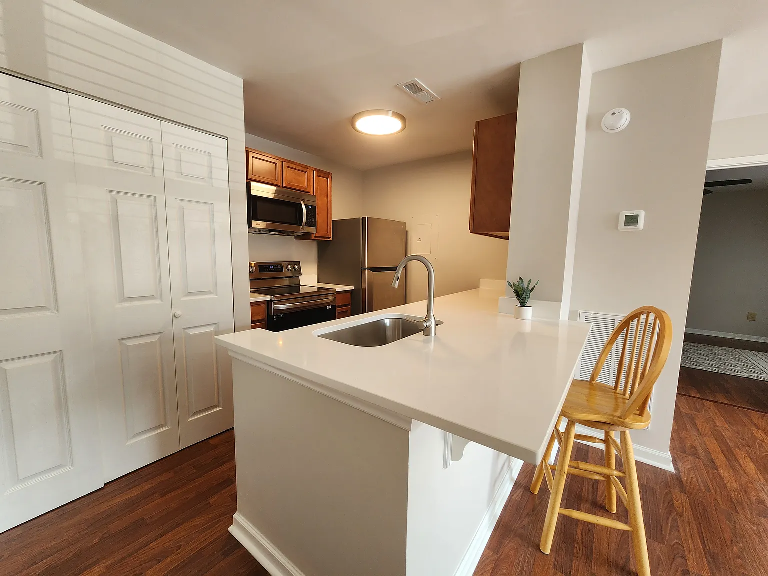 1 bed, 600 sqft, $1,700 — Photo 2