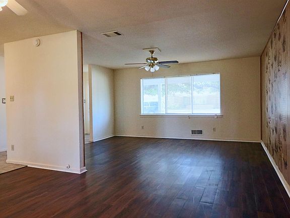 5th image of 506 Fir St