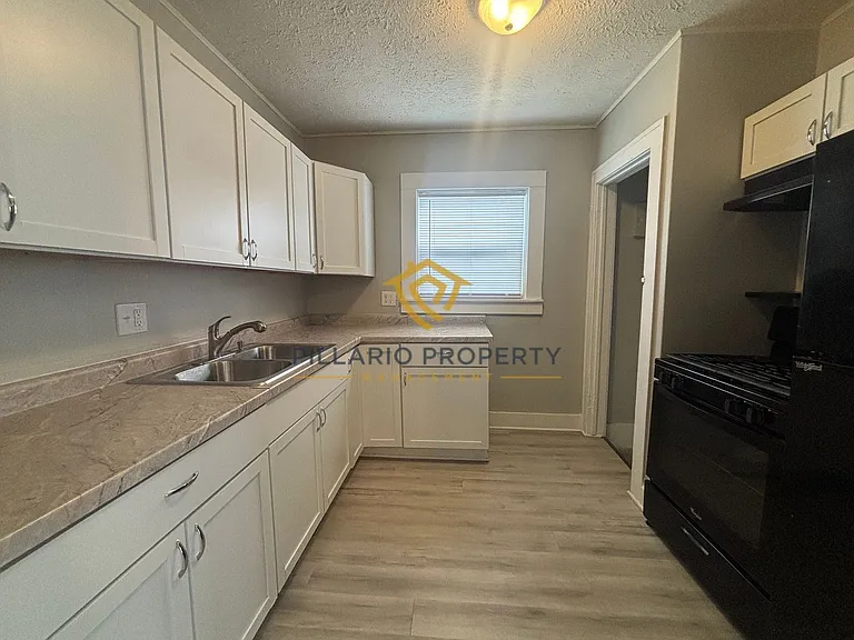 2815 Brookside Ave — Photo 2