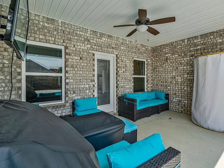 6076 Cherry Hill Cir — Photo 35