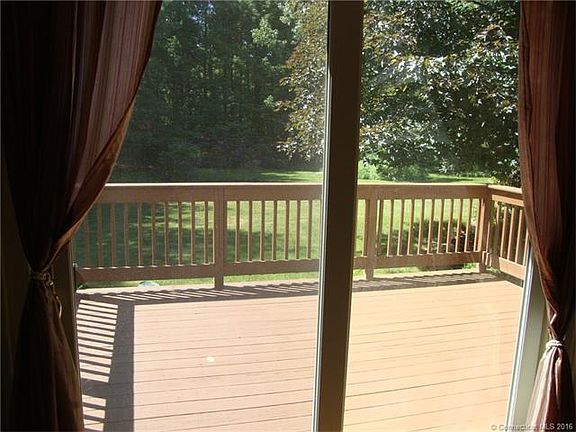 5th image of 33 Somerset Dr