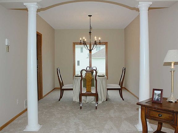 5th image of 1403 Larkspur Ct