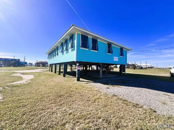 121 Peach St, Grand Isle, LA 70358