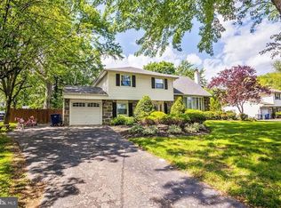 111 Parry Rd, Cinnaminson, NJ 08077