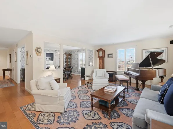 2828 Wisconsin Ave NW APT 301, Washington, DC 20007