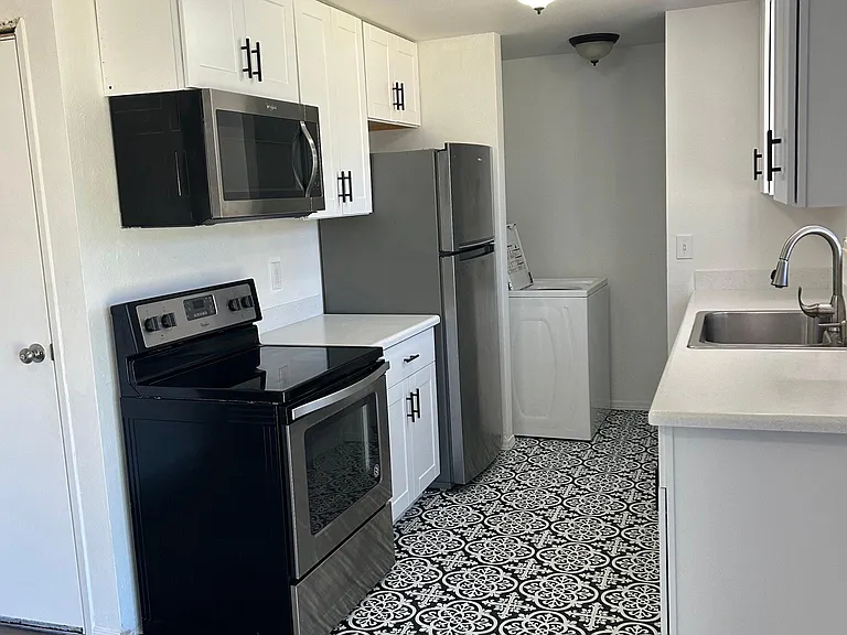 1009 153rd Street Ct E — Photo 14